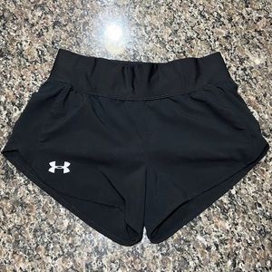Women’s Under Armour speedpocket run shorts
